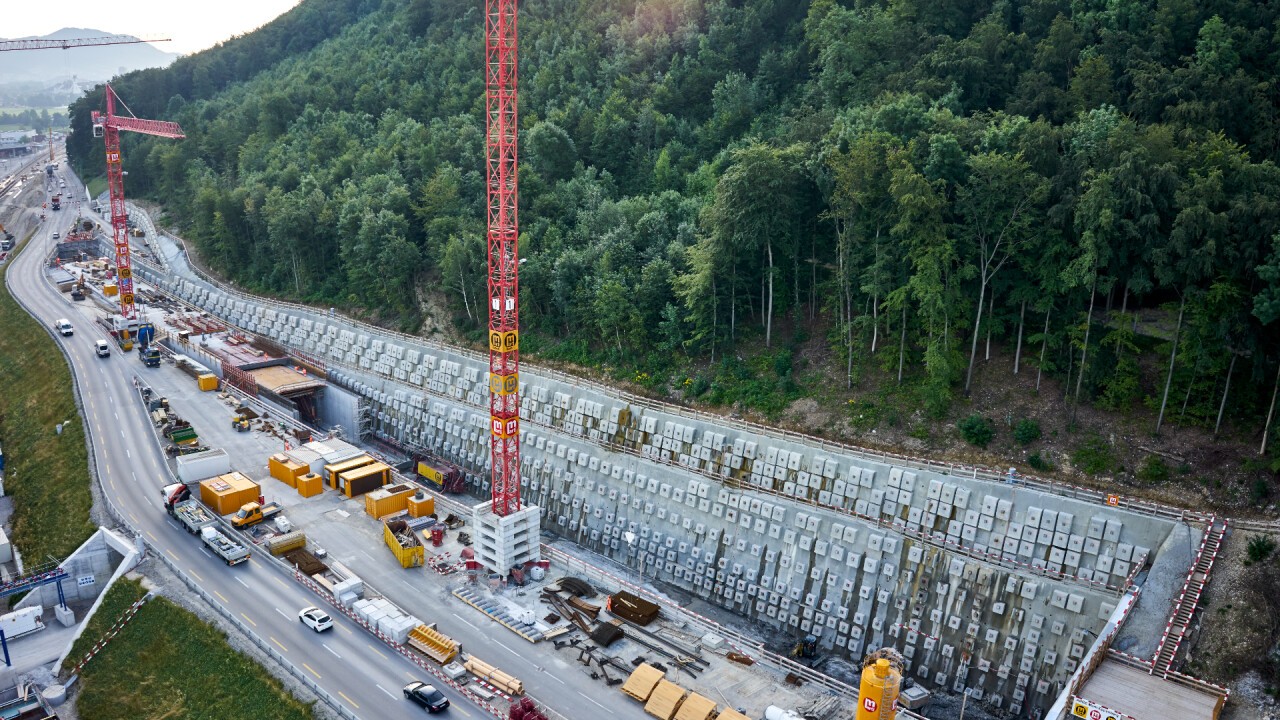 Nagelwand der SBB-Baustelle Eppenberg