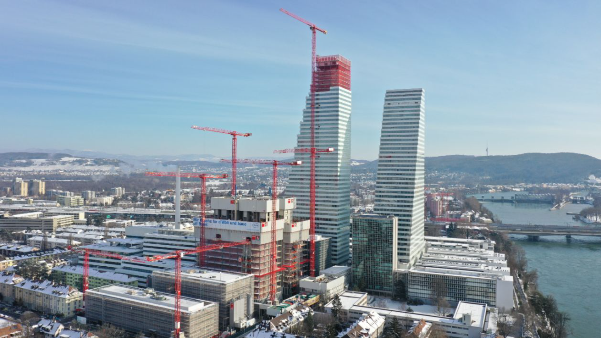 Post Baulogistik: Baulogistik für die Baustelle der Superlative: Neubau "pRED" von Roche in Basel