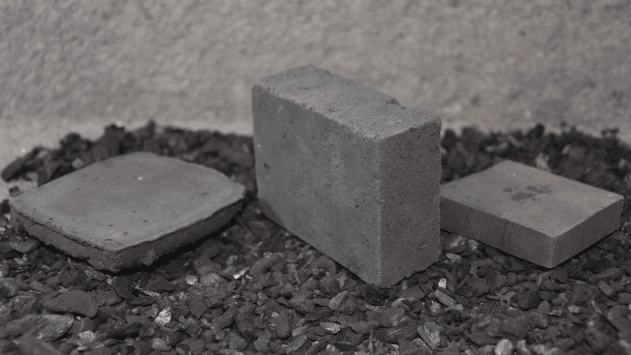 KohlenKraft: Building with Negacirculative materials