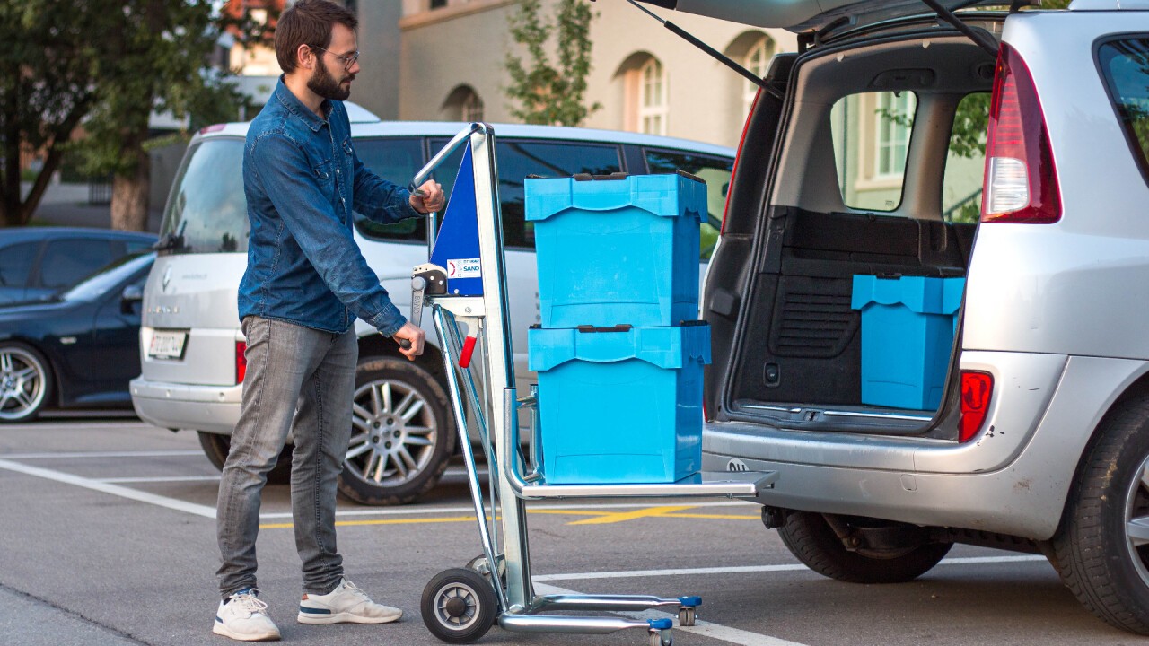 Auto be- und entladen mit dem UNIKAR