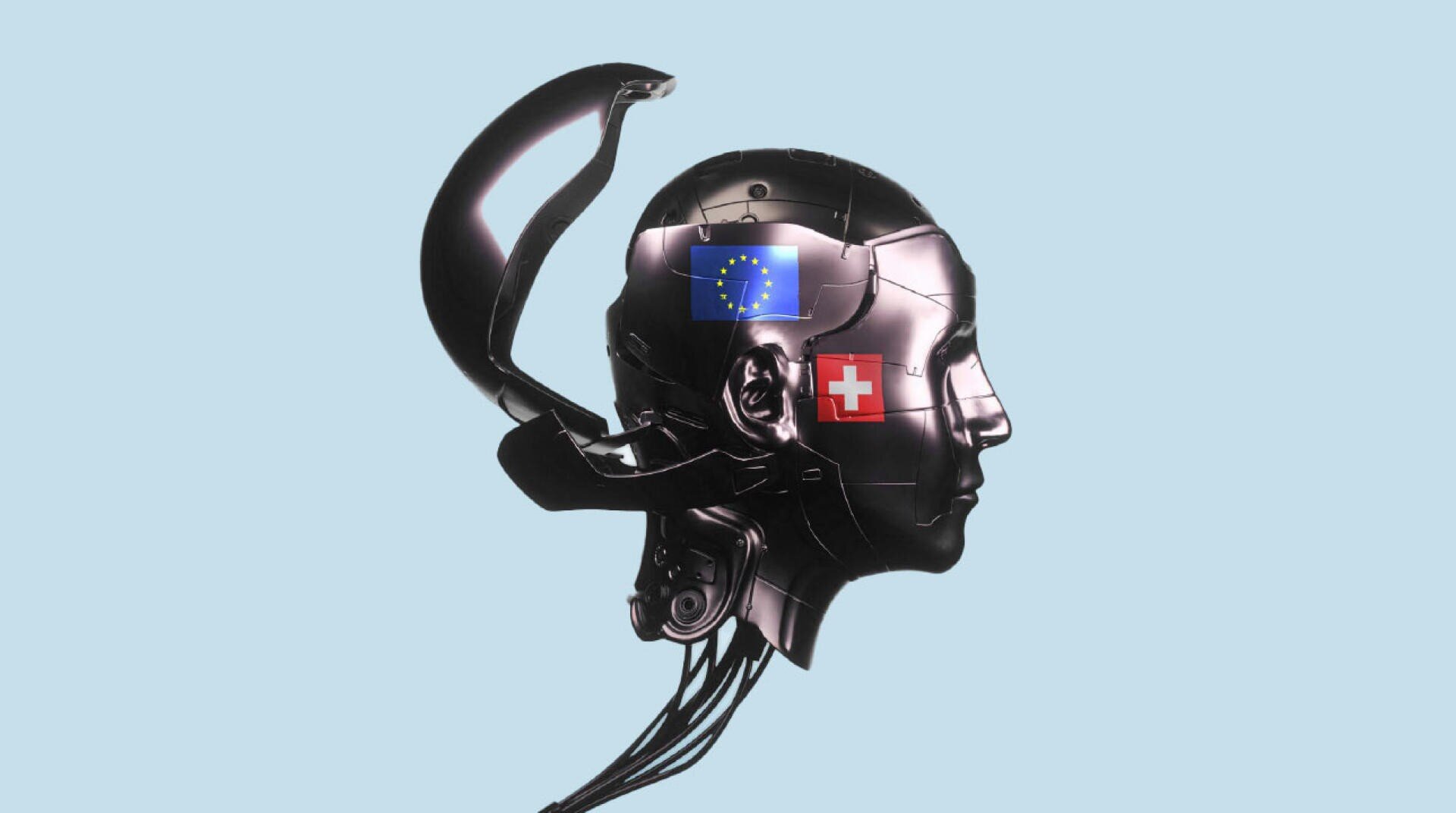 Ein metallischer Roboterkopf mit freiliegenden Drähten und offenem Gehäuse, der die Flagge der Europäischen Union auf der Stirn und die Schweizer Flagge auf der Wange trägt, vor einem hellblauen Hintergrund.