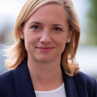 Esther Keller
