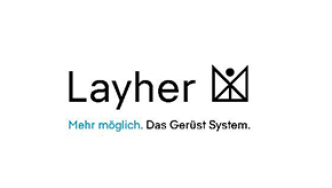 Logo Layher avec un symbole géométrique stylisé sur le côté droit. En dessous se trouve le texte Plus possible. L'échafaudage System. avec Mehr möglich. en bleu clair et le reste en noir.