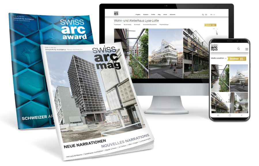 Ein Magazin, eine Broschüre, ein Desktop und ein Mobiltelefon zeigen das Logo des Swiss Arc Award und Bilder moderner Architektur und heben damit Print- und Digitalformate für Architekturnachrichten und -preise hervor.